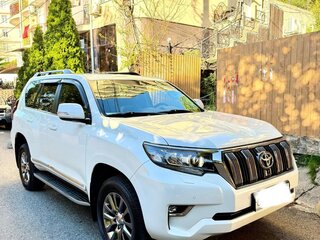 2018 Toyota Land Cruiser Prado 150 Series Рестайлинг 2, белый, 5200000 рублей, вид 2