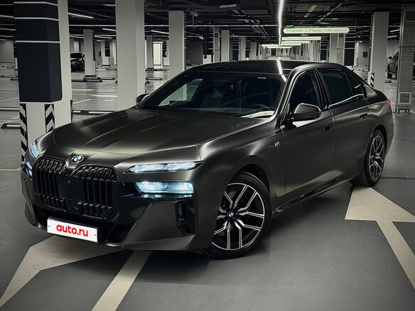 2022 BMW 7 серии 740i VII (G70), чёрный, 9570000 рублей - вид 3