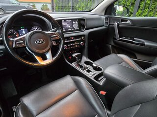 2021 Kia Sportage IV Рестайлинг, чёрный, 2647000 рублей, вид 5