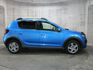 2017 Renault Sandero Stepway II, синий, 959000 рублей, вид 4