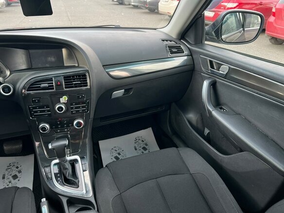 2017 Brilliance V5 I Рестайлинг, коричневый, 1179000 рублей - вид 17