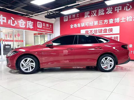 2025 Volkswagen Lamando L II, красный, 1520000 рублей, вид 4