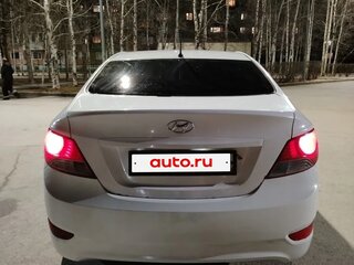 2013 Hyundai Solaris I, белый, 370000 рублей, вид 4