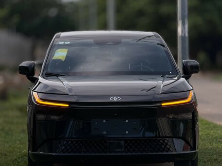 2026 Toyota bZ3X 58.3 kWh, чёрный, 2955000 рублей, вид 1