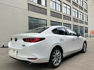 2026 Mazda 3 Axela IV (BP), белый, 1900000 рублей, вид 4