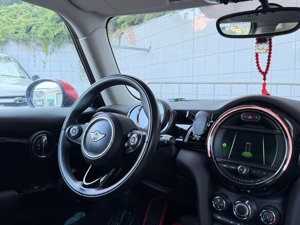 2019 Mini Hatch Cooper III (F55/F56) Рестайлинг, серый, 1750000 рублей - вид 14