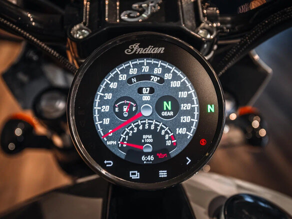 2026 Indian Scout, серый, 2440000 рублей - вид 21