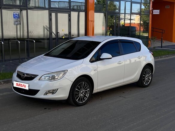 2011 Opel Astra J, белый, 680000 рублей