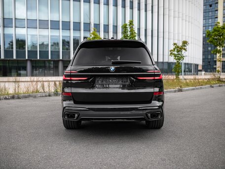 2026 BMW X7 40d I (G07) Рестайлинг, чёрный, 18100000 рублей, вид 5