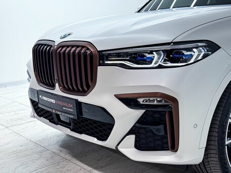 2022 BMW X7 40i I (G07), белый, 8300000 рублей, вид 2