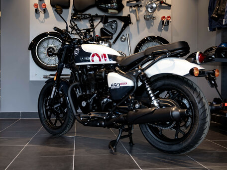 2026 Royal Enfield Shotgun, белый, 741000 рублей, вид 4