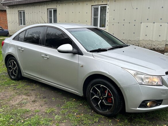 2011 Chevrolet Cruze I, серебристый, 350000 рублей - вид 4