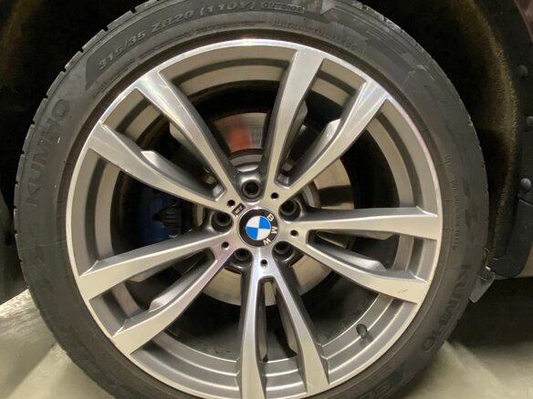 2017 BMW X6 M50d II (F16), коричневый, 4250000 рублей - вид 15