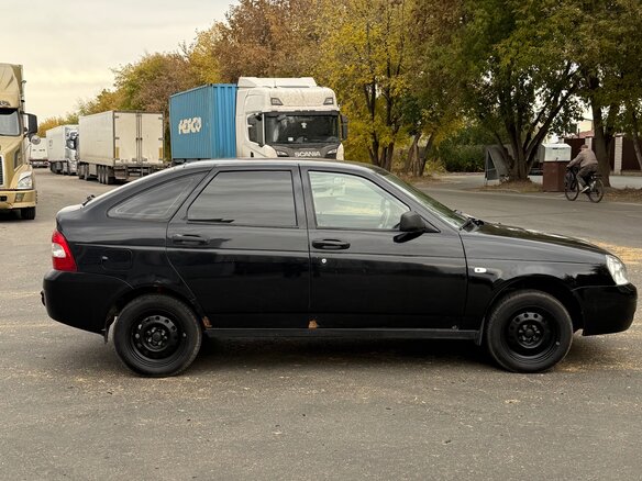 2010 Lada (ВАЗ) Priora I, чёрный, 285000 рублей - вид 3