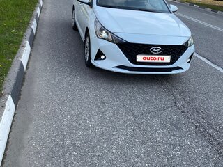2019 Hyundai Solaris II, белый, 1170000 рублей, вид 2