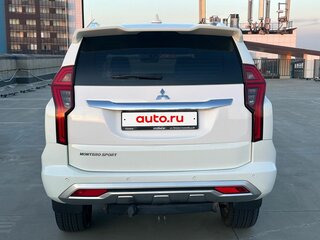 2022 Mitsubishi Montero Sport III Рестайлинг, белый, 3580000 рублей, вид 4