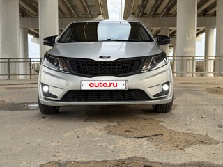 2013 Kia Rio 4-speed III, серебристый, 950000 рублей, вид 3