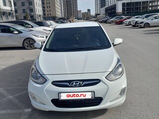 2013 Hyundai Solaris I, белый, 840000 рублей, вид 1