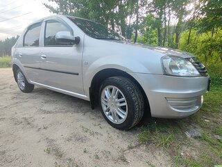 2013 Renault Logan I Рестайлинг, серый, 630000 рублей, вид 3