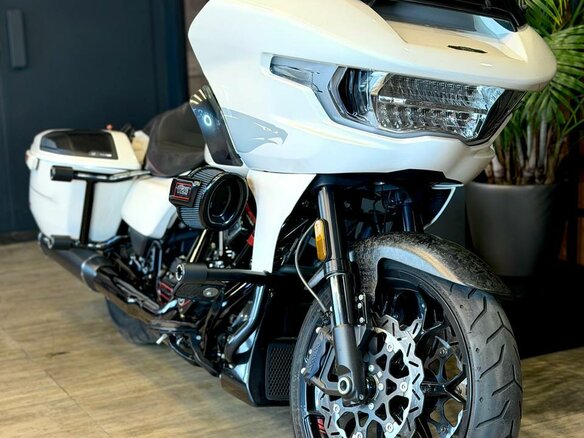 2024 Harley-Davidson CVO Road Glide ST, белый, 4900000 рублей - вид 5