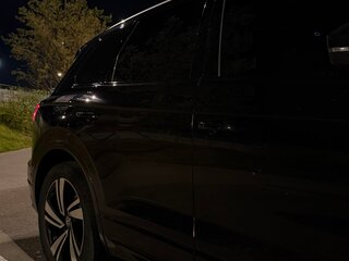 2018 Volkswagen Touareg III, чёрный, 4000000 рублей, вид 4