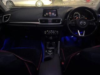 2017 Mazda Axela III Рестайлинг, красный, 950000 рублей, вид 5