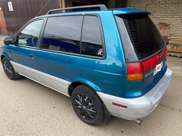 1997 Mitsubishi Space Runner I, синий, 325000 рублей - вид 8
