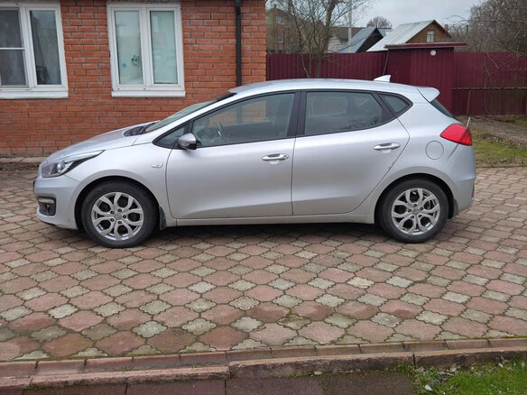 2018 Kia Ceed II Рестайлинг, серебристый, 1249999 рублей - вид 4