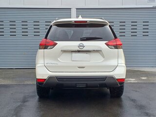 2020 Nissan X-Trail III Рестайлинг, белый, 1650000 рублей, вид 4
