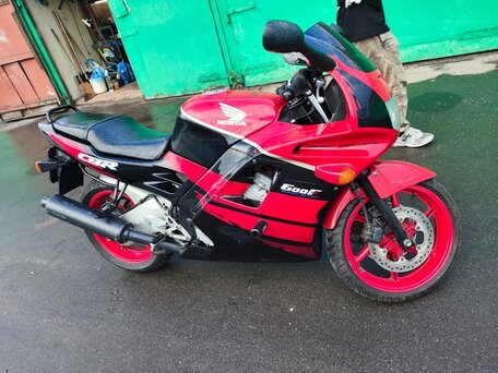 1996 Honda CBR 600F, красный, 350000 рублей, вид 4