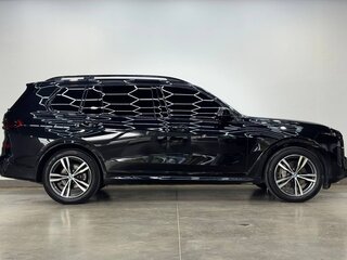 2022 BMW X7 40i I (G07) Рестайлинг, чёрный, 10500000 рублей, вид 4