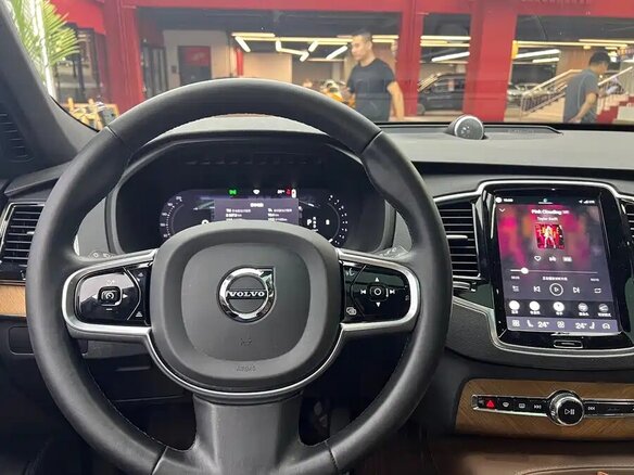 2023 Volvo XC90 II Рестайлинг 1, чёрный, 5956508 рублей - вид 7