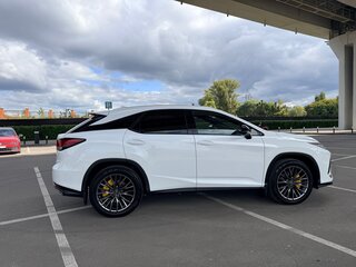 2019 Lexus RX 300 IV Рестайлинг, белый, 4620000 рублей, вид 4