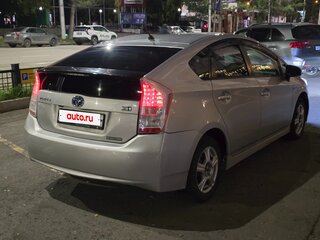 2009 Toyota Prius III (XW30), серый, 850000 рублей, вид 4