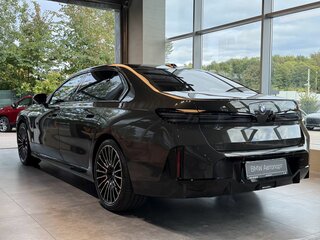 2026 BMW 7 серии 740 xDrive VII (G70) Рестайлинг, серый, 24990000 рублей, вид 5
