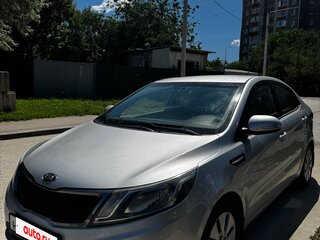 2014 Kia Rio 4-speed III, серебристый, 890000 рублей, вид 1