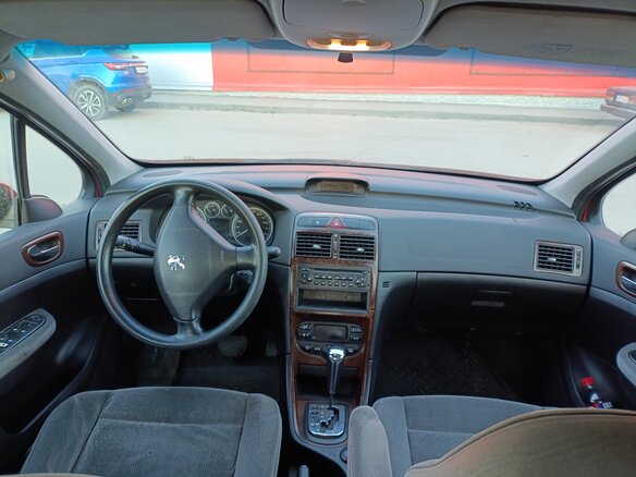 2004 Peugeot 307 I, красный, 415000 рублей - вид 4