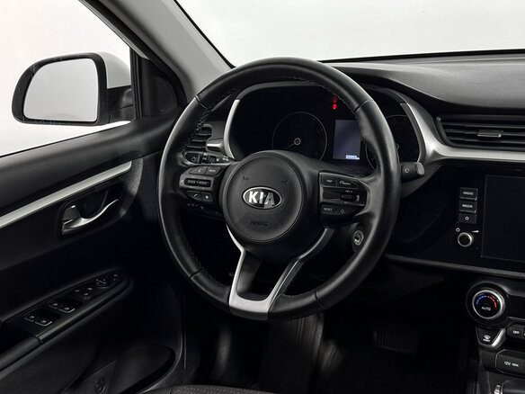 2020 Kia Rio IV Рестайлинг, белый, 1480000 рублей - вид 14