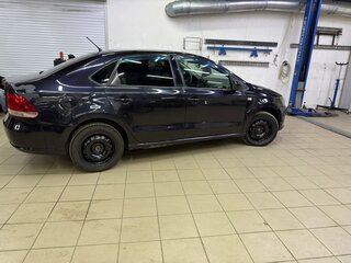 2015 Volkswagen Polo V Рестайлинг, чёрный, 520000 рублей, вид 5