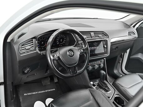 2018 Volkswagen Tiguan II, белый, 2115000 рублей, вид 5