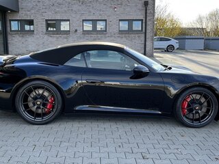2025 Porsche 911 Carrera 4 GTS VIII (992) Рестайлинг, чёрный, 29900000 рублей, вид 4