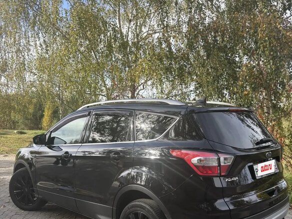 2017 Ford Kuga II Рестайлинг, чёрный, 1900000 рублей - вид 10