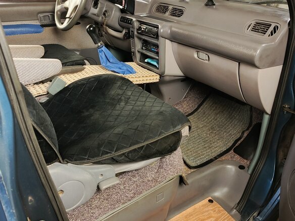 1992 Nissan Serena I (C23), синий, 490000 рублей - вид 8