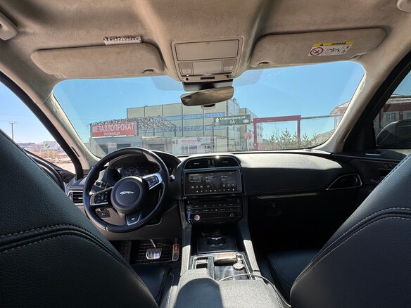 2018 Jaguar F-Pace I, белый, 2550000 рублей - вид 17