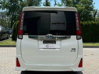 2016 Toyota Noah III (R80), белый, 1745000 рублей, вид 5