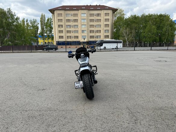 2020 Harley-Davidson Fat Bob, серебристый, 2180000 рублей - вид 7