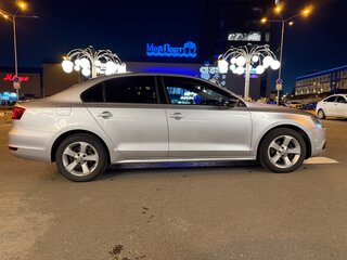 2013 Volkswagen Jetta VI, серебристый, 929000 рублей, вид 5