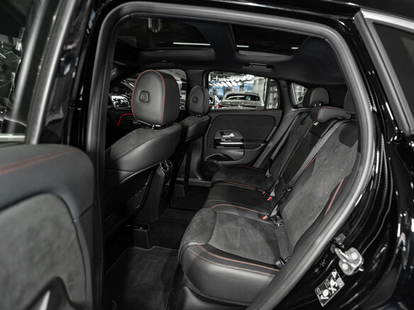 2025 Mercedes-Benz GLA 250 II (H247) Рестайлинг, чёрный, 6790000 рублей - вид 23
