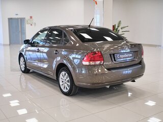 2015 Volkswagen Polo V, коричневый, 1020000 рублей, вид 4