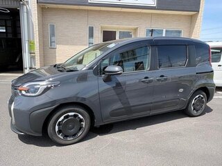 2022 Toyota Sienta III, серый, 1100217 рублей, вид 3